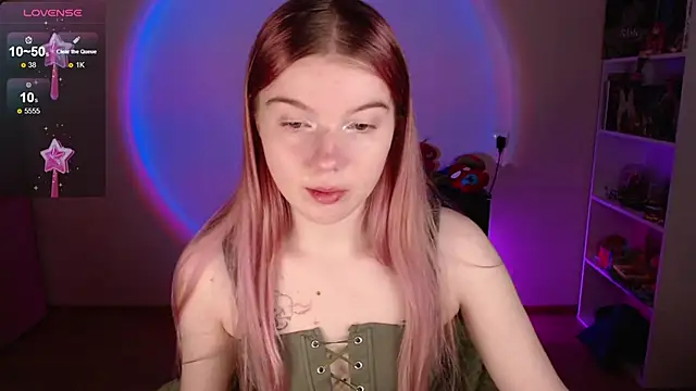 Strawberry juli online show from December 17, 6:51 am