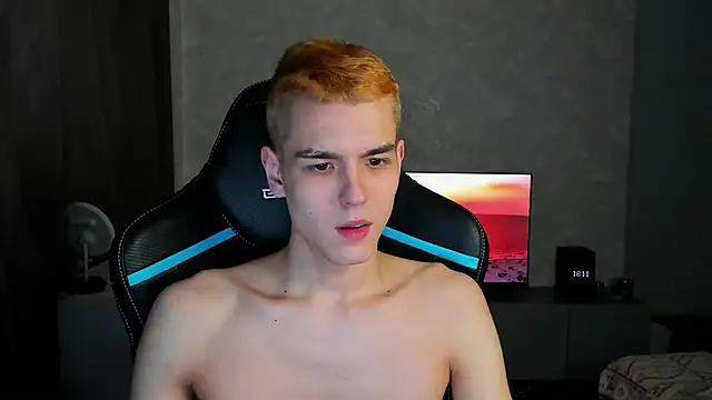 Snapshot of TravisRevas chatting on March 8, 3:13 pm TravisRevas online show from March 8, 3:13 pm