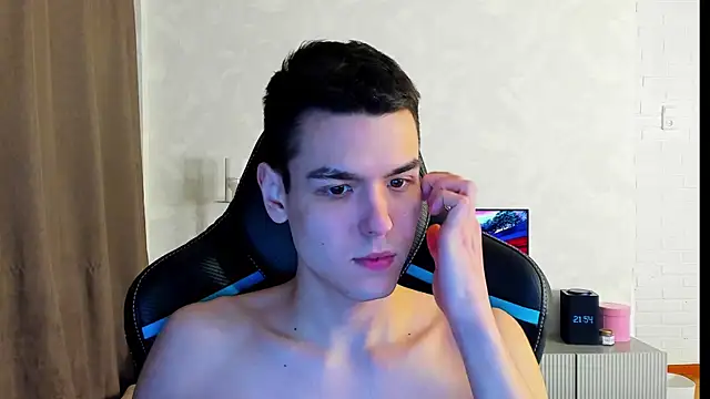 Snapshot of TravisRevas chatting on March 13, 6:56 pm TravisRevas online show from March 13, 6:56 pm