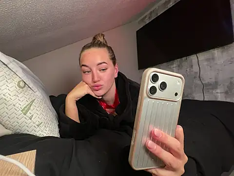 MissMaisiex online show from April 20, 6:53 pm