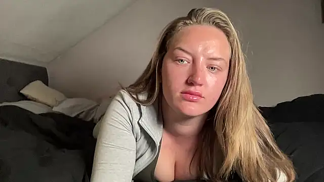 MissMaisiex online show from April 13, 8:02 pm