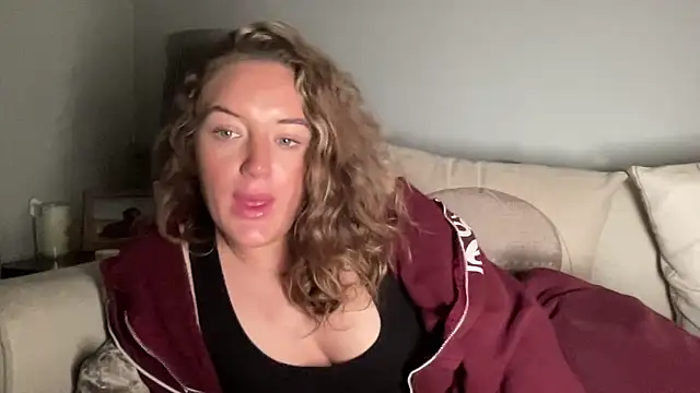 MissMaisiex online show from March 18, 9:15 pm