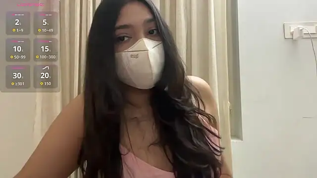 Snapshot of oviyakalra chatting on October 14, 2:45 am oviyakalra online show from October 14, 2:45 am