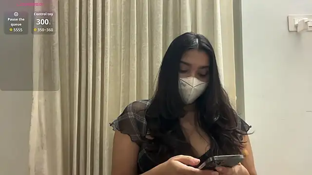 Snapshot of oviyakalra chatting on September 25, 2:28 am oviyakalra online show from September 25, 2:28 am