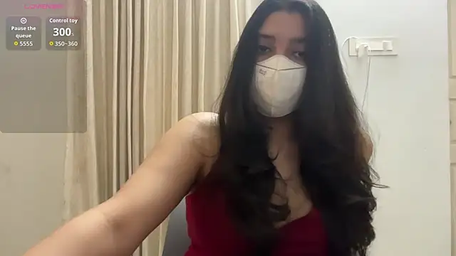 Snapshot of oviyakalra chatting on November 4, 4:16 am oviyakalra online show from November 4, 4:16 am