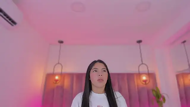 Snapshot of Haily_b chatting on March 2, 8:05 pm Haily b online show from March 2, 8:05 pm