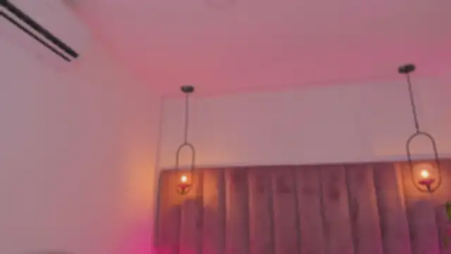 Snapshot of Haily_b chatting on February 21, 9:06 pm Haily b online show from February 21, 9:06 pm