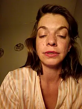 Snapshot of Rosemarie_Blu chatting on March 12, 11:12 pm Rosemarie Blu online show from March 12, 11:12 pm