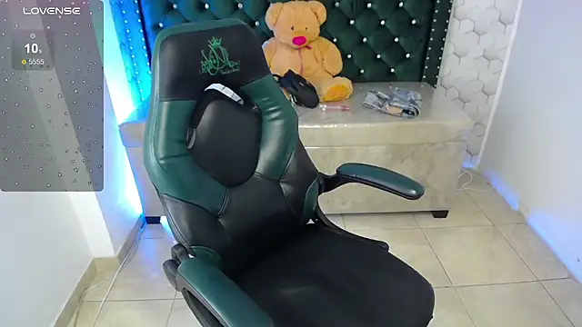 Sarah evansm online show from October 30, 2:54 am