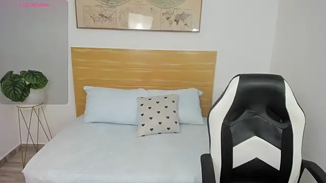 Snapshot of dulce_victoriaa_ chatting on October 4, 2:02 am dulce victoriaa online show from October 4, 2:02 am