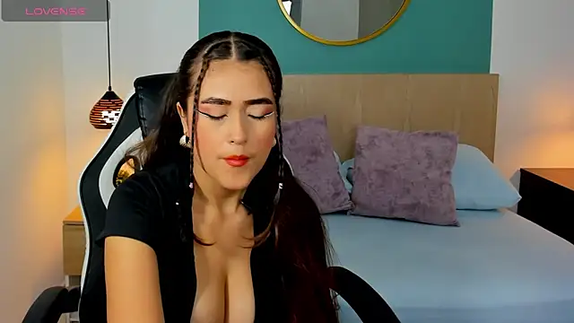 Snapshot of dulce_victoriaa_ chatting on February 28, 1:36 pm dulce victoriaa online show from February 28, 1:36 pm