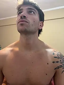 Snapshot of shuki0101 chatting on March 18, 10:15 pm shuki0101 online show from March 18, 10:15 pm