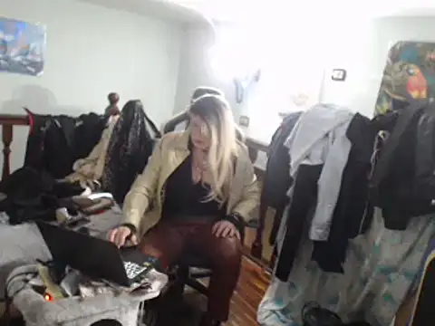 emmex671 online show from March 4, 6:50 pm