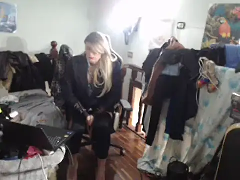 emmex671 online show from March 12, 7:02 am