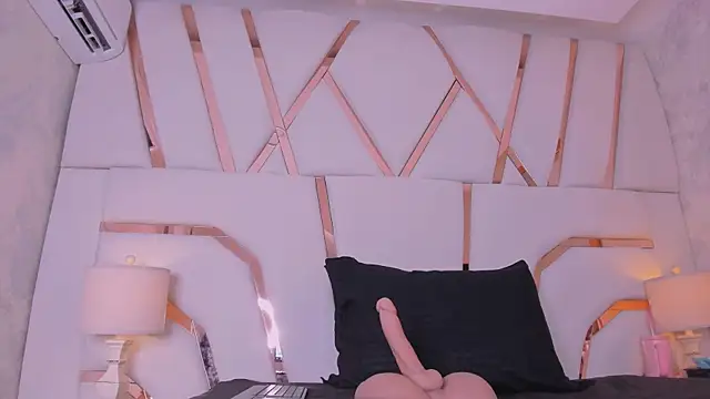 Madisson-Rivas online show from December 19, 9:17 pm