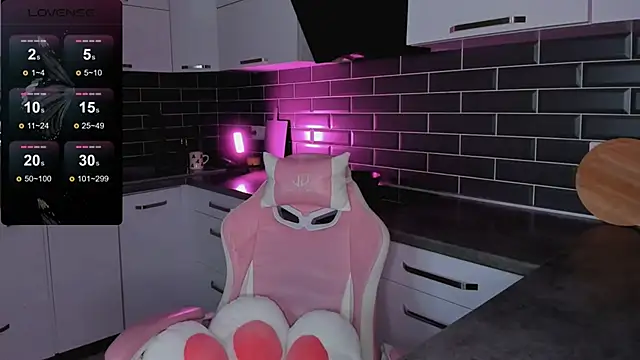 Snapshot of EmmaVictori1 chatting on February 15, 12:04 pm EmmaVictori1 online show from February 15, 12:04 pm