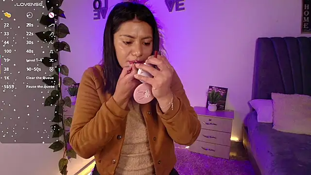 miaoconell online show from April 9, 11:49 am