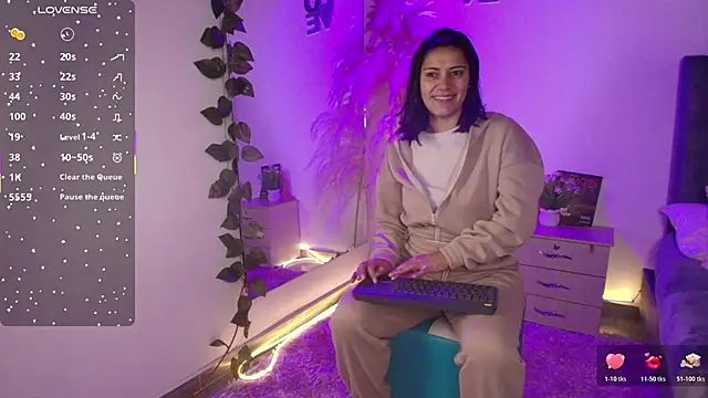 miaoconell online show from April 17, 9:50 pm