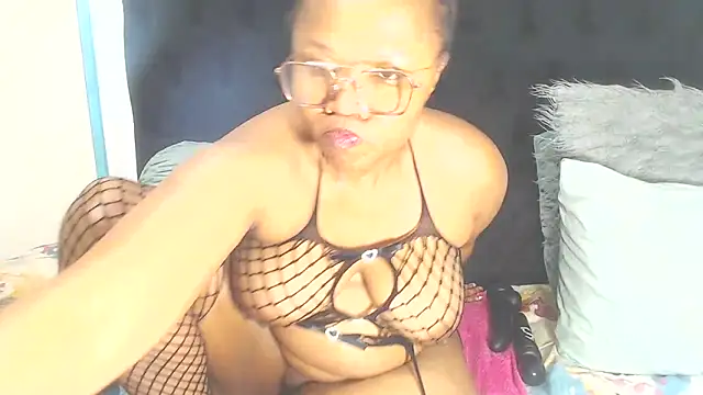 BootyClitQueen online show from May 13, 5:47 am