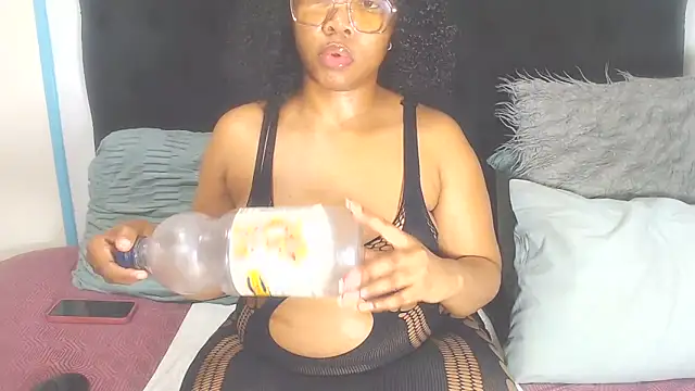Snapshot of BootyClitQueen chatting on June 21, 7:52 pm BootyClitQueen online show from June 21, 7:52 pm