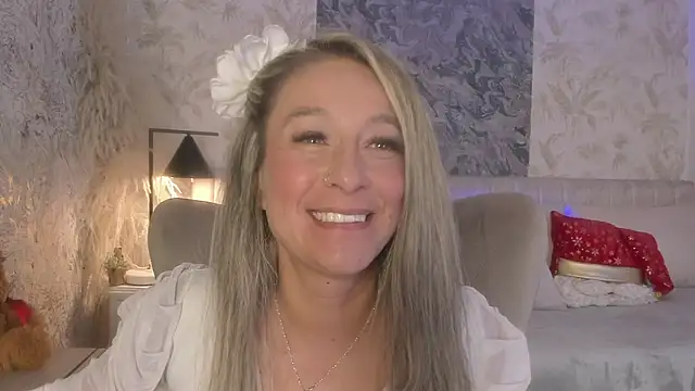 Liannaa  online show from December 17, 7:41 pm