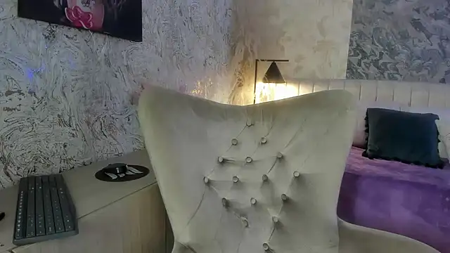 Arianaa collins online show from November 14, 11:58 am