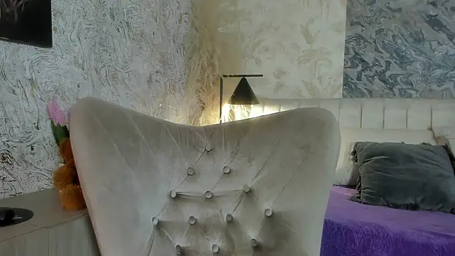 Arianaa collins online show from November 22, 11:53 am