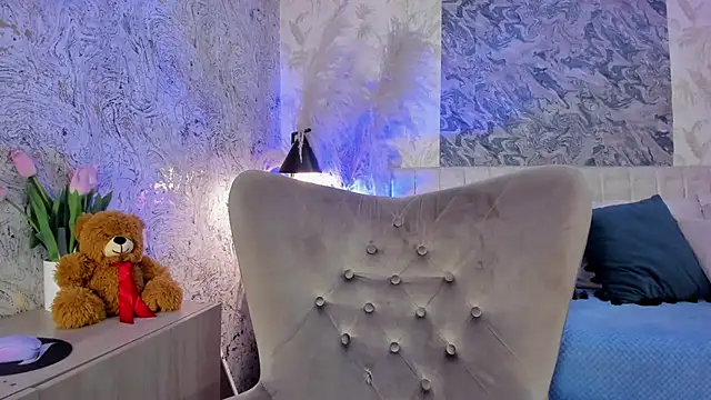 Arianaa collins online show from May 29, 11:49 am