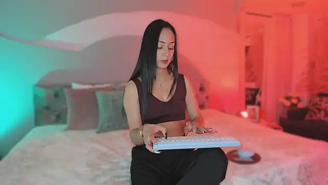 Snapshot of Elizabeth_clark_ chatting on October 25, 7:58 pm Elizabeth clark online show from October 25, 7:58 pm