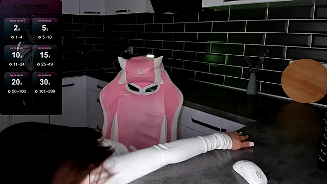 ShaiyaMinn3 online show from December 19, 5:37 pm