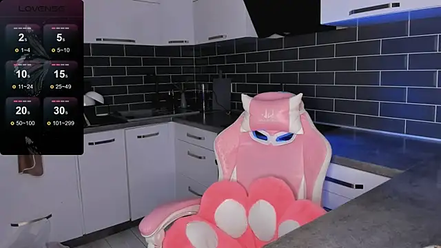 ShaiyaMinn3 online show from March 6, 8:04 pm