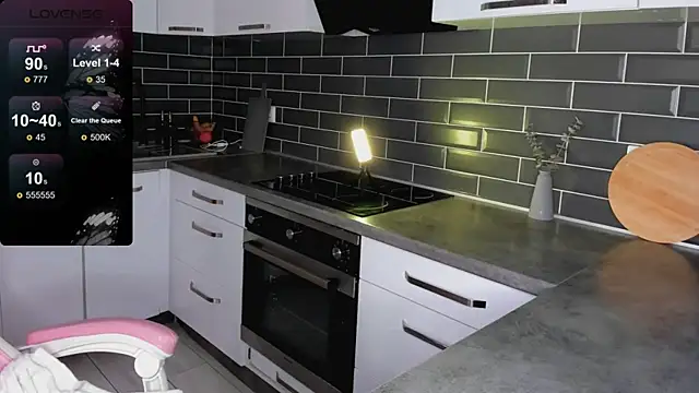 ShaiyaMinn3 online show from December 18, 5:17 pm