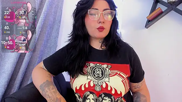 Curvybaddie99 online show from November 12, 5:22 am