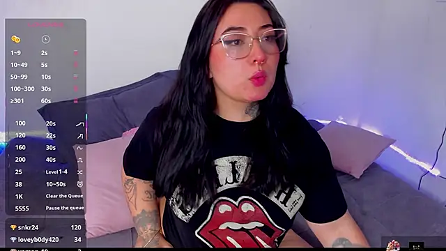 Curvybaddie99 online show from January 8, 7:25 am