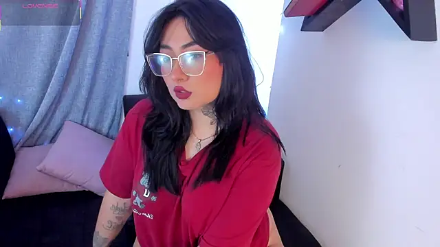 Curvybaddie99 online show from November 7, 4:39 am