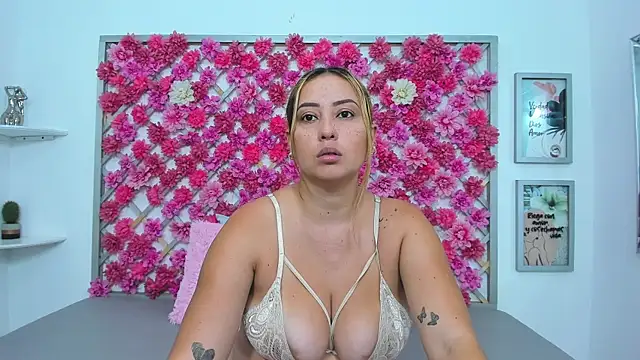 emmyrouse  online show from June 16, 7:25 pm