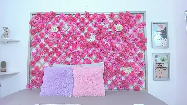 emmyrouse  online show from July 11, 7:36 pm