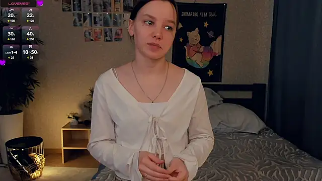 Snapshot of EdinaCordner chatting on March 21, 7:33 am EdinaCordner online show from March 21, 7:33 am