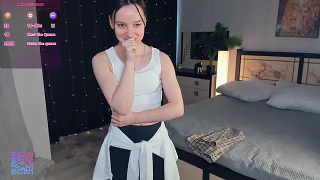 Snapshot of EdinaCordner chatting on March 6, 1:14 pm EdinaCordner online show from March 6, 1:14 pm