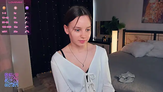 Snapshot of EdinaCordner chatting on March 8, 1:14 pm EdinaCordner online show from March 8, 1:14 pm