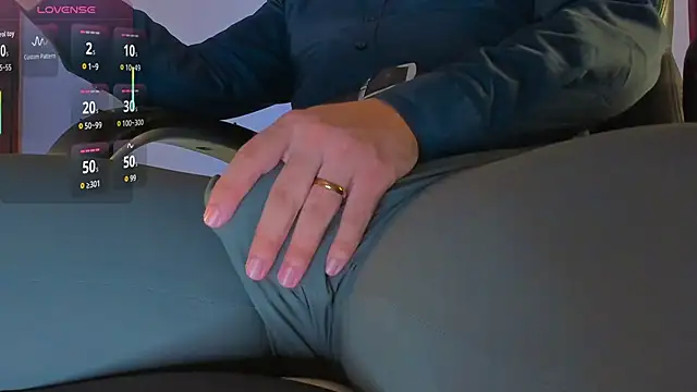 MxsterJohn online show from March 30, 4:47 am