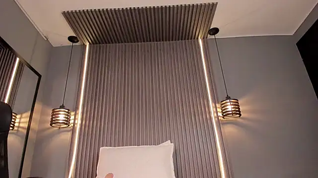 alahia betancurx online show from December 3, 2:16 pm