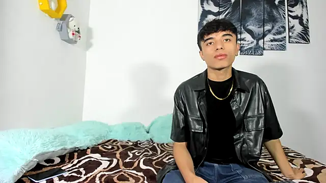 Snapshot of Maxxi_hot23 chatting on March 16, 4:34 pm Maxxi hot23 online show from March 16, 4:34 pm