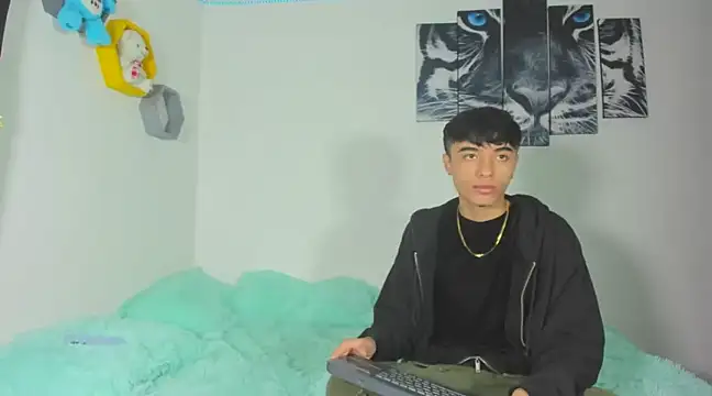 Snapshot of Maxxi_hot23 chatting on March 7, 3:18 pm Maxxi hot23 online show from March 7, 3:18 pm