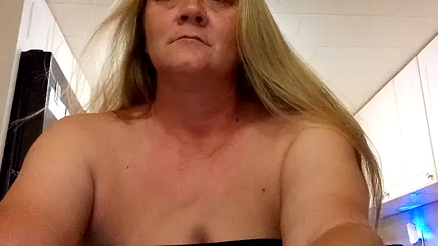 wetnwildforyou online show from September 28, 4:25 pm