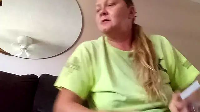 wetnwildforyou online show from November 25, 4:18 pm