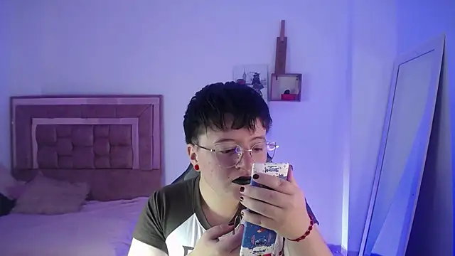 Snapshot of safyka chatting on February 12, 3:17 am safyka online show from February 12, 3:17 am