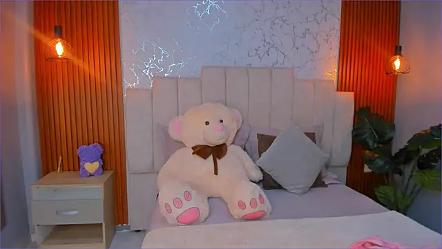 Snapshot of ScarlettWallace chatting on November 15, 3:38 pm ScarlettWallace online show from November 15, 3:38 pm