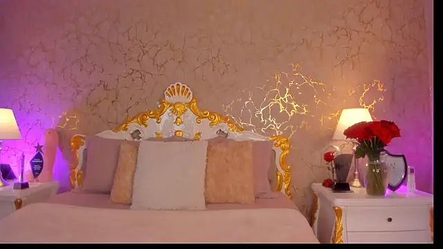 ScarlettWallace online show from February 24, 7:48 pm