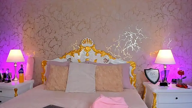 Snapshot of ScarlettWallace chatting on November 21, 7:57 pm ScarlettWallace online show from November 21, 7:57 pm